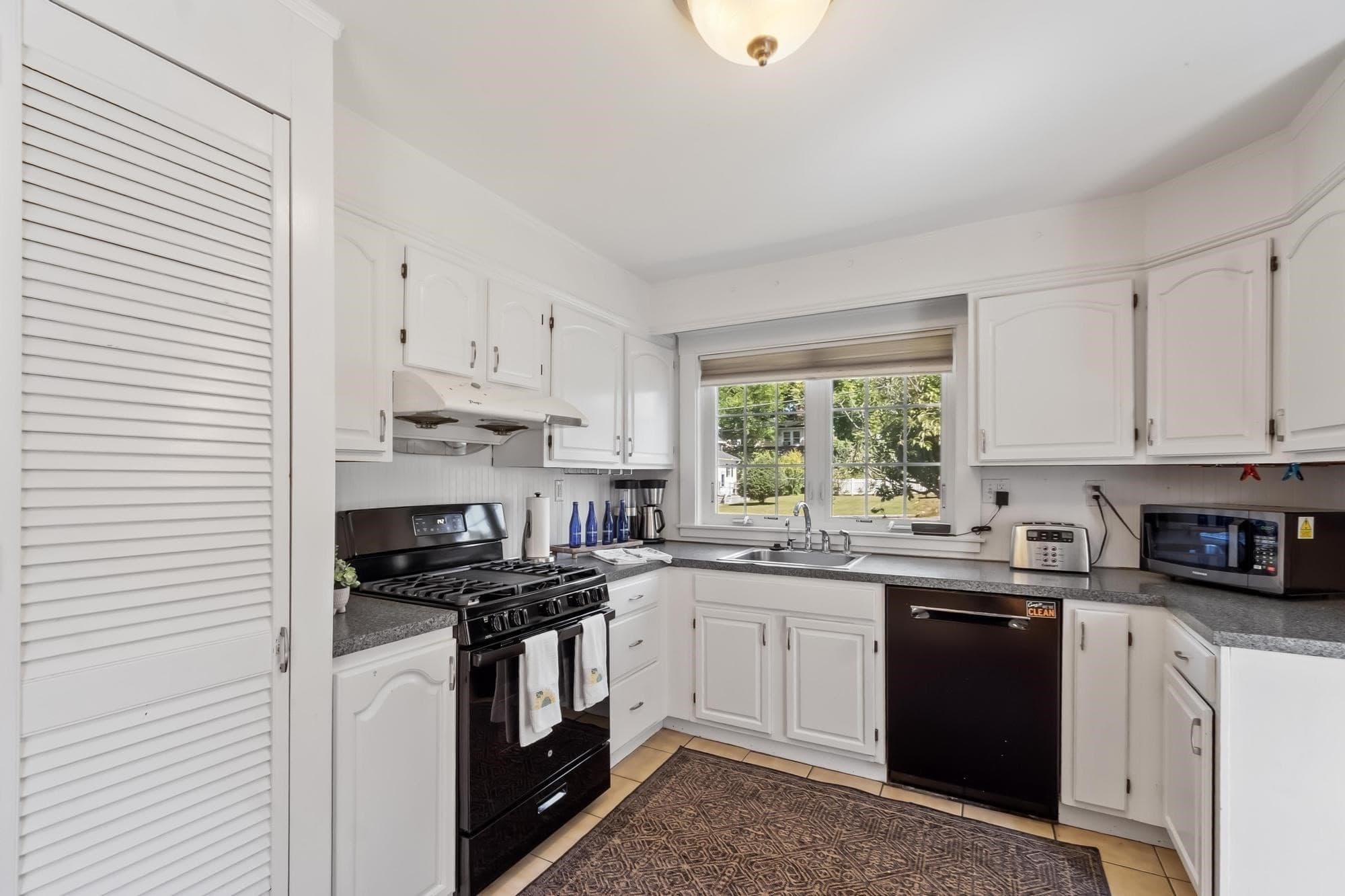 Single Family Residence at 713 E Merrimack Street, Lowell MA 01852, Lowell, photo 16 of 40