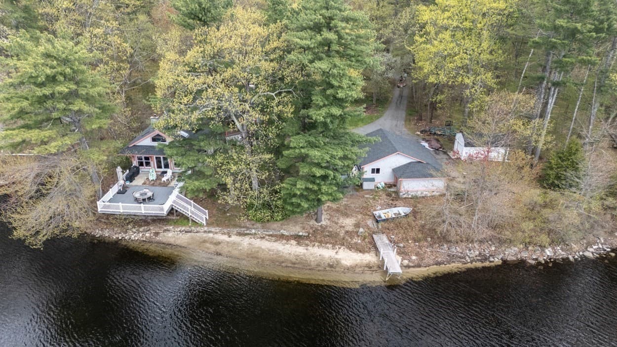 Single Family Residence at 21 Hinds Lane, Pelham NH 03076, Pelham, photo 3 of 42