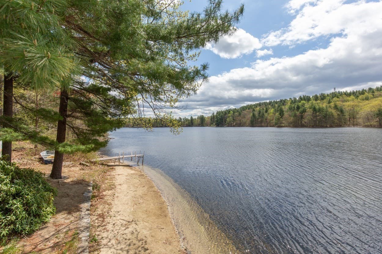 Single Family Residence at 21 Hinds Lane, Pelham NH 03076, Pelham, photo 8 of 42