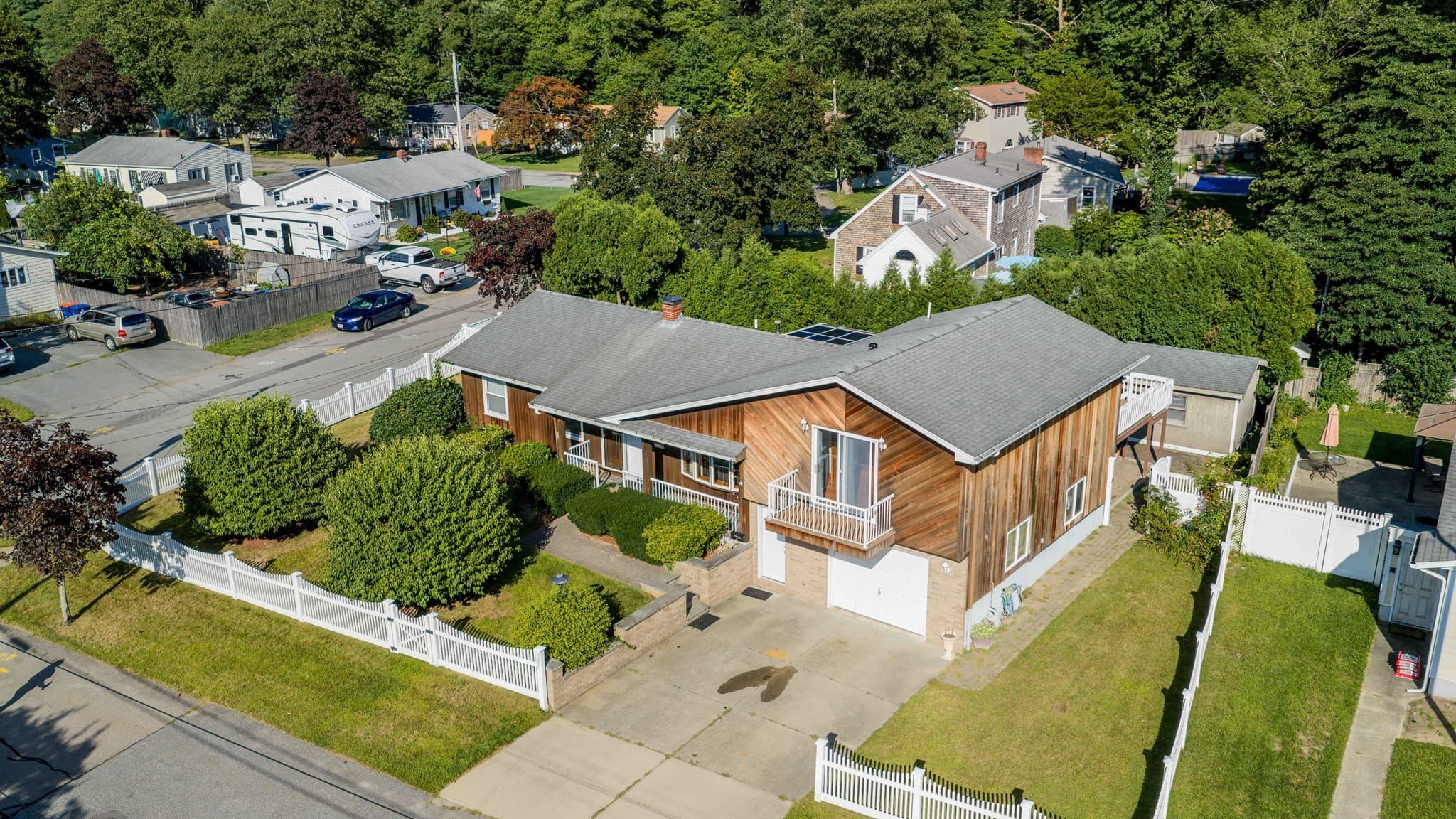 Single Family Residence at 861 Pine Hill Dr, New Bedford MA 02745, New Bedford, photo 3 of 37