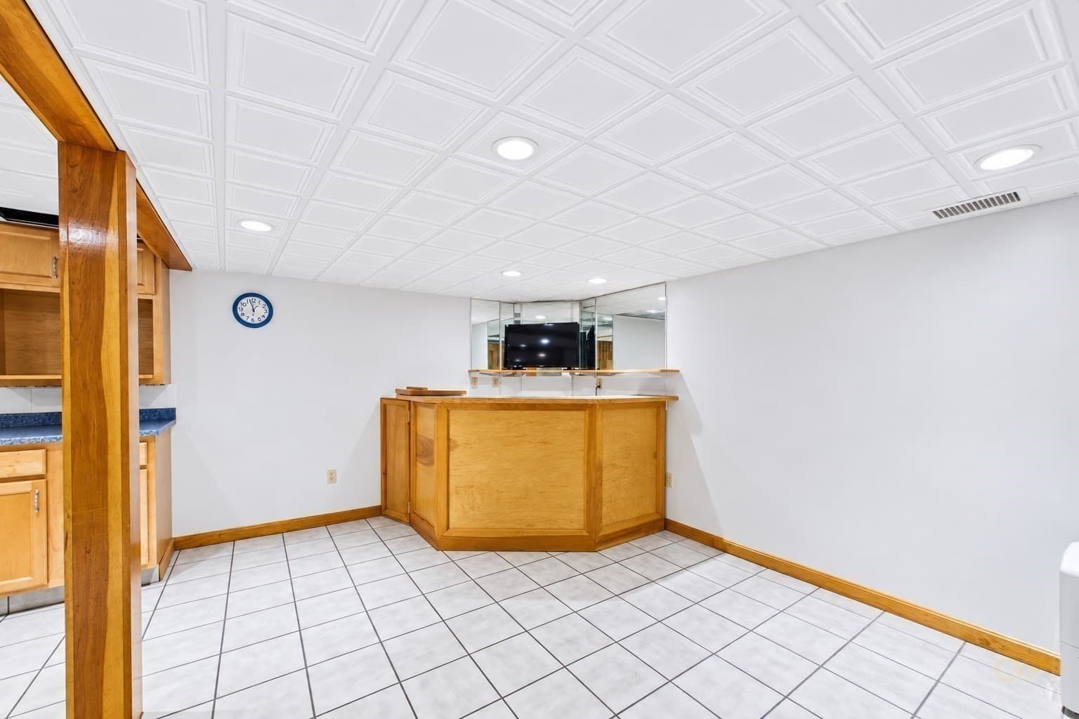Single Family Residence at 861 Pine Hill Dr, New Bedford MA 02745, New Bedford, photo 32 of 37