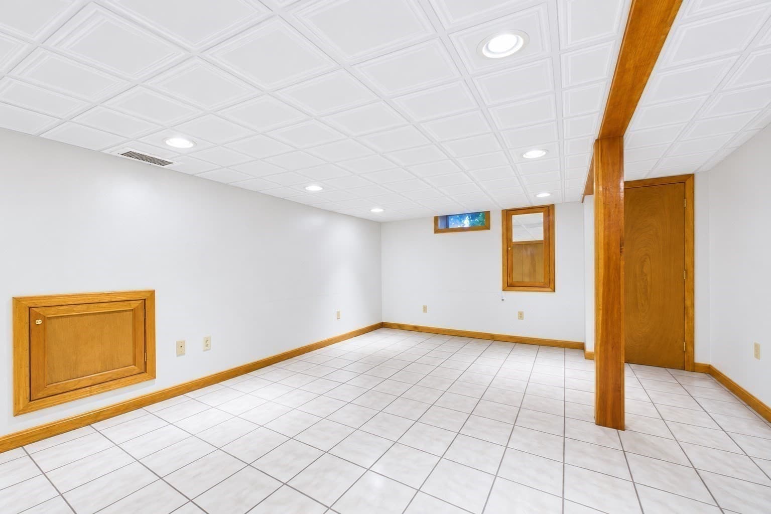 Single Family Residence at 861 Pine Hill Dr, New Bedford MA 02745, New Bedford, photo 33 of 37
