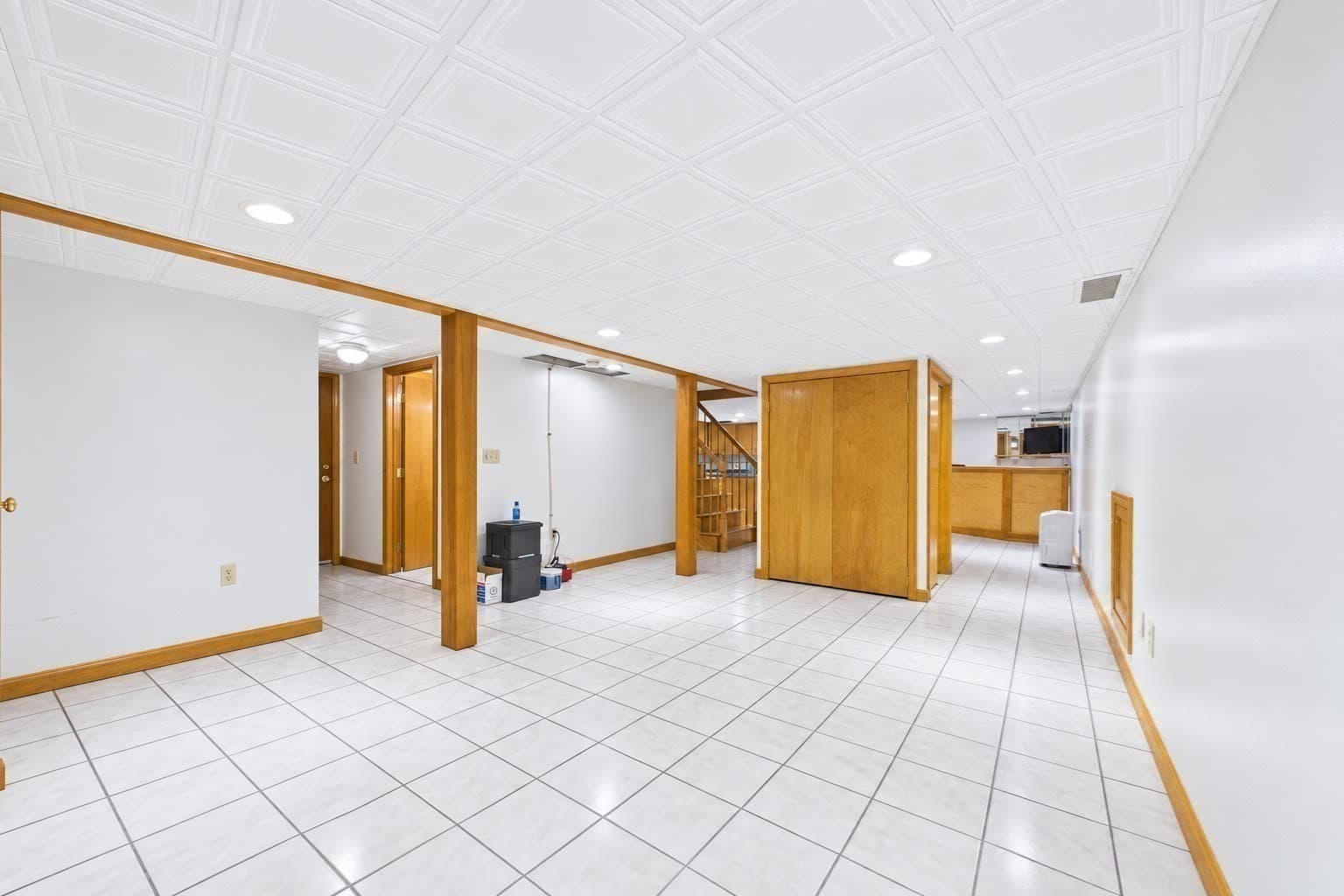 Single Family Residence at 861 Pine Hill Dr, New Bedford MA 02745, New Bedford, photo 31 of 37