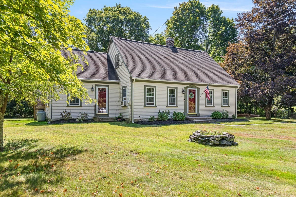 Single Family Residence at 89 Bay State Rd, Rehoboth MA 02769, Rehoboth, photo 3 of 42