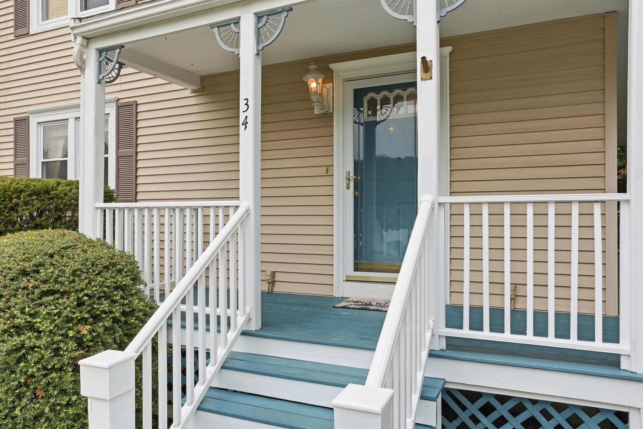 Single Family Residence at 34 Oak Knoll Rd, Lowell MA 01852, Lowell, photo 2 of 22