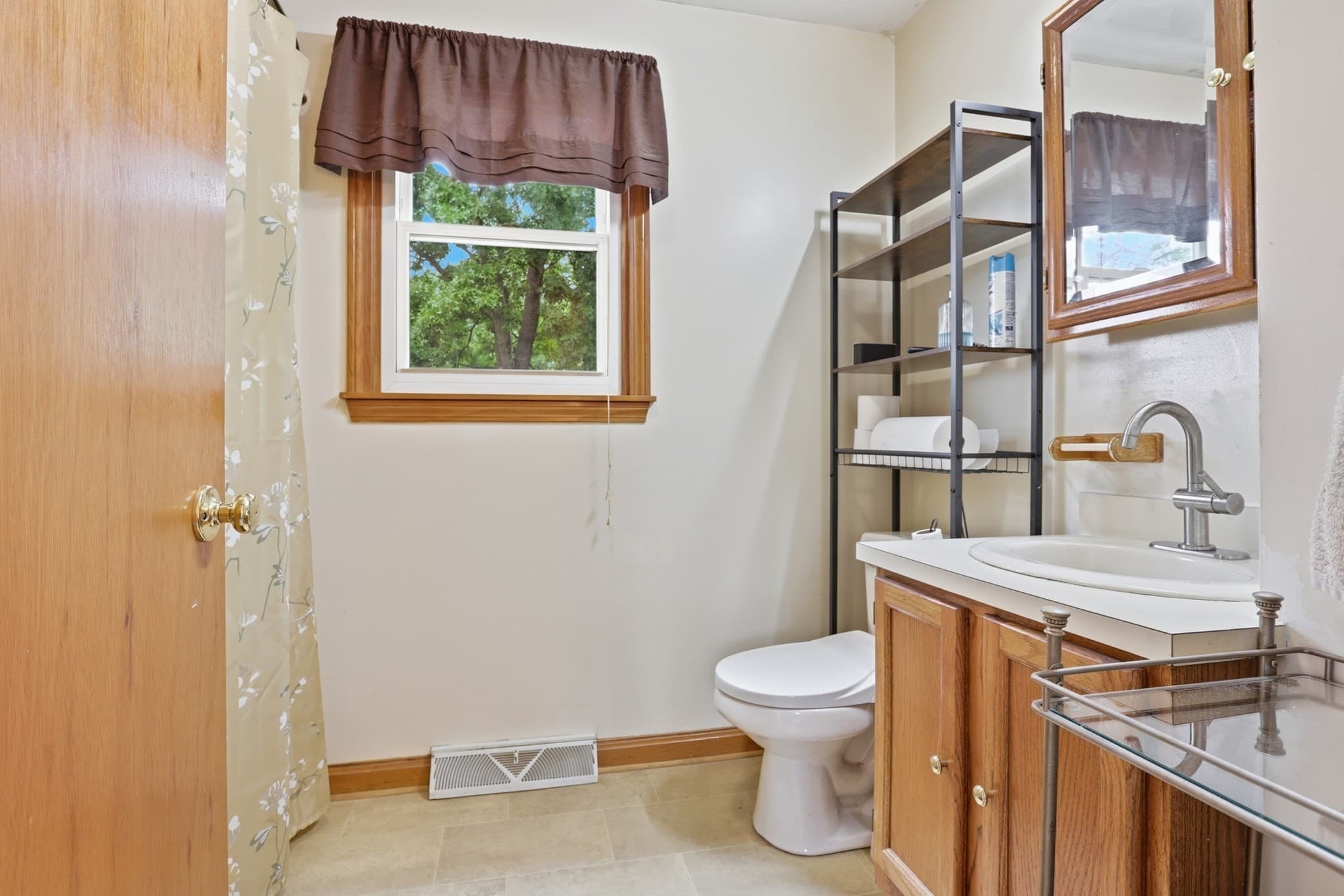 Single Family Residence at 34 Oak Knoll Rd, Lowell MA 01852, Lowell, photo 13 of 22