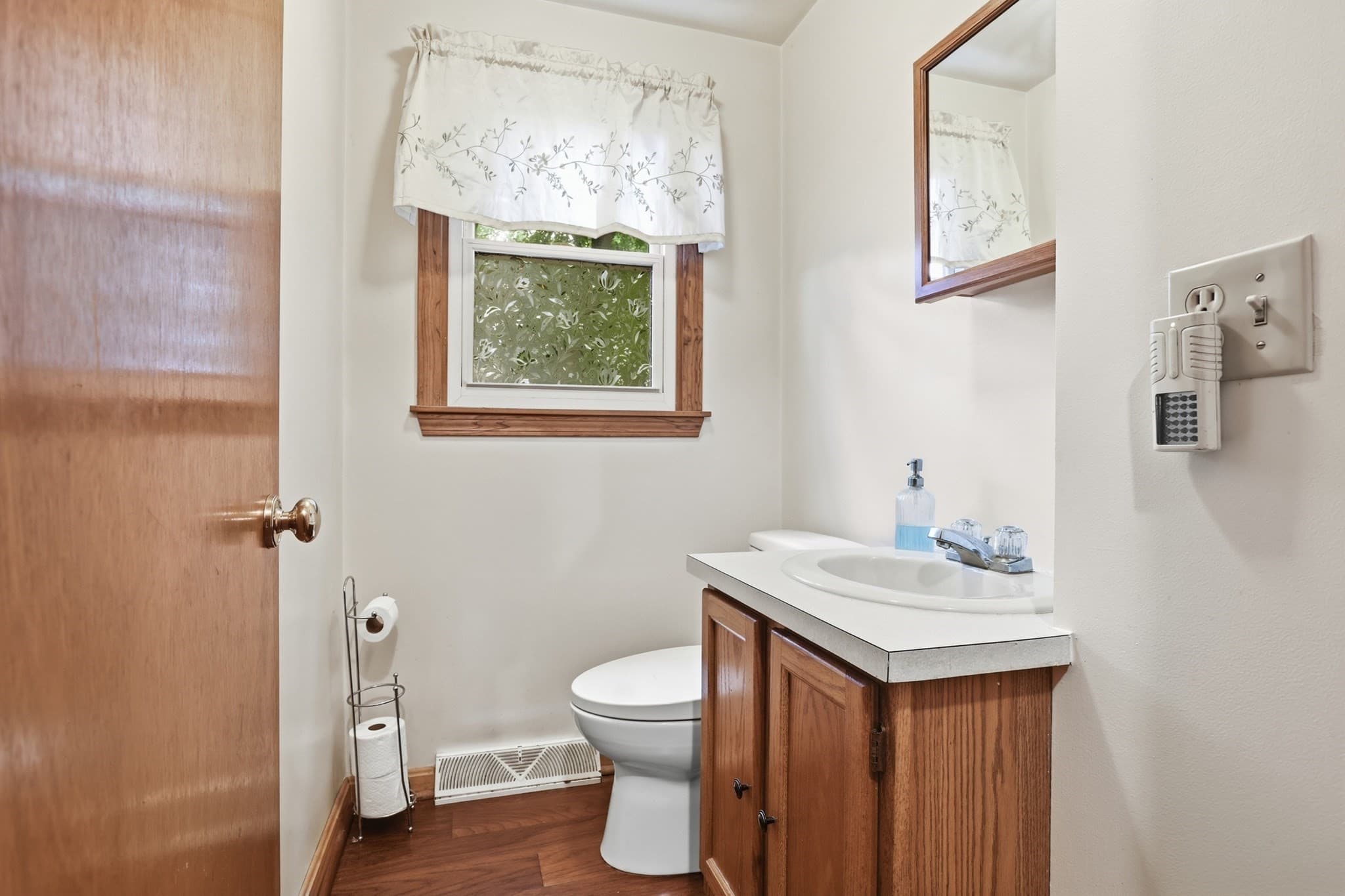 Single Family Residence at 34 Oak Knoll Rd, Lowell MA 01852, Lowell, photo 10 of 22