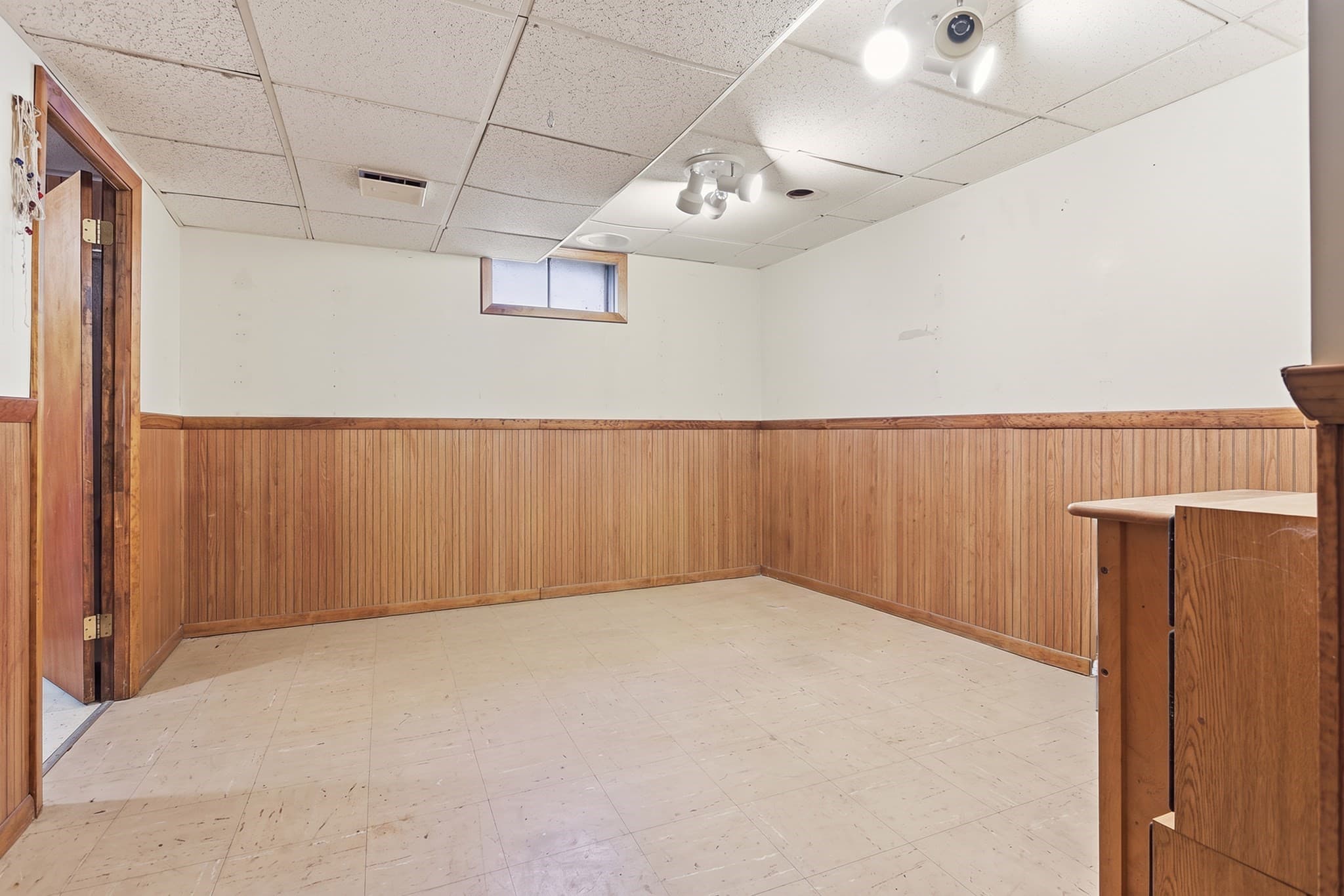 Single Family Residence at 34 Oak Knoll Rd, Lowell MA 01852, Lowell, photo 18 of 22