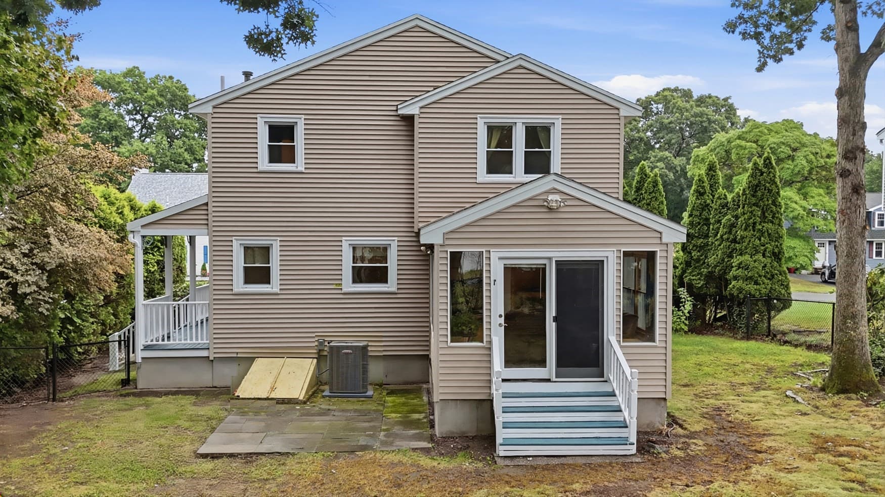 Single Family Residence at 34 Oak Knoll Rd, Lowell MA 01852, Lowell, photo 19 of 22