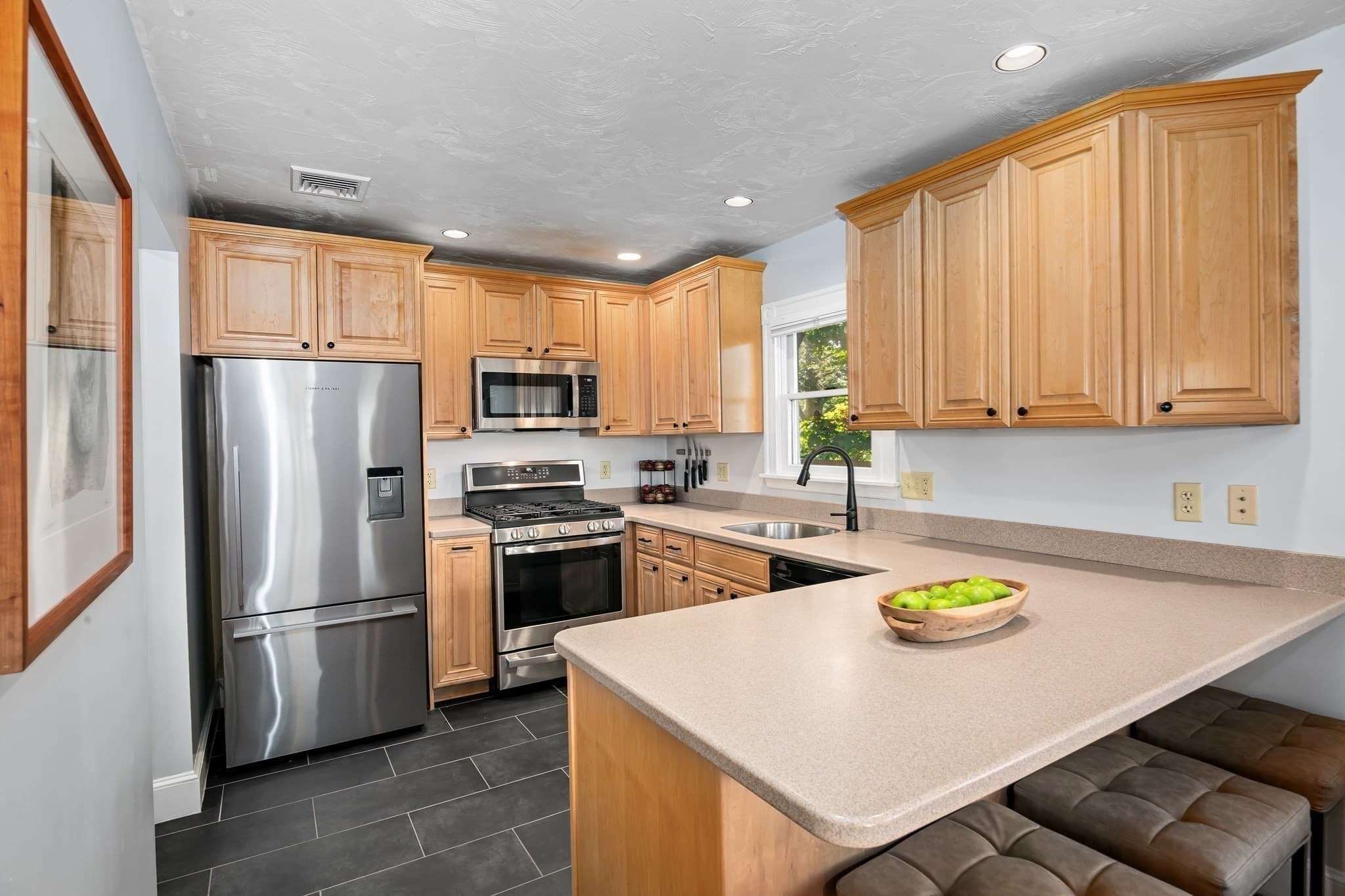 Condominium at 56 Hewlett Street # 1, Boston MA 02131, Boston, photo 8 of 29