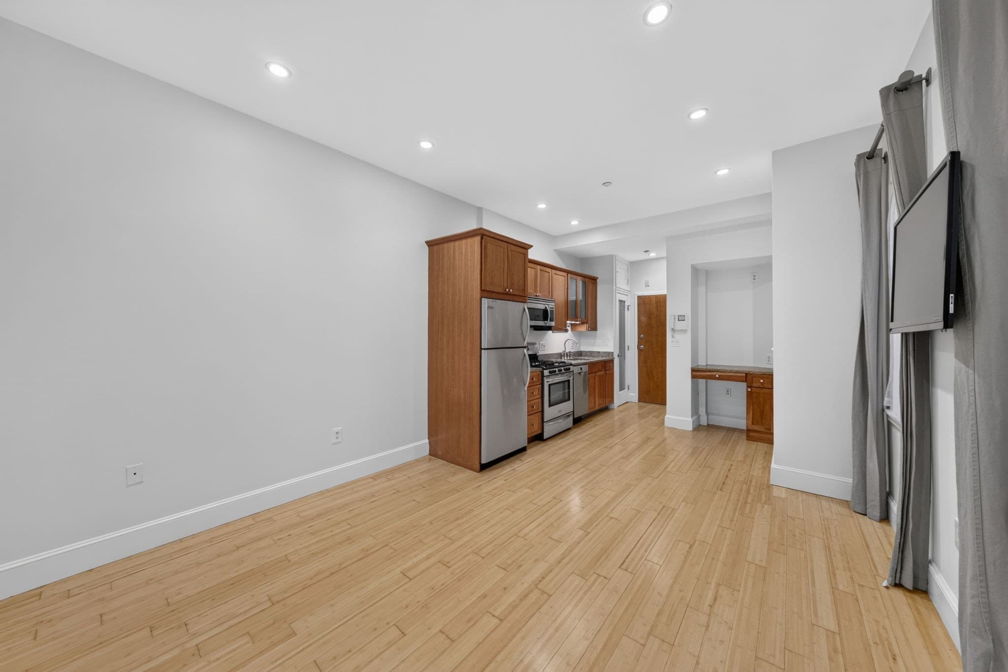 Condominium at 8 Garden Court # 2, Boston MA 02113, Boston, photo 5 of 16