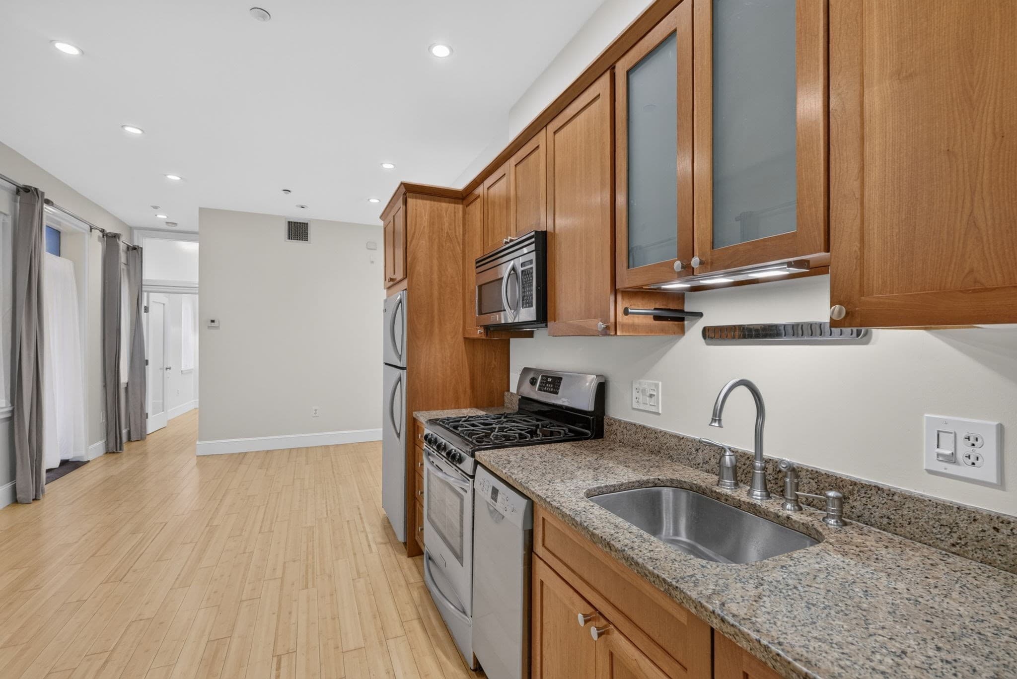 Condominium at 8 Garden Court # 2, Boston MA 02113, Boston, photo 4 of 16