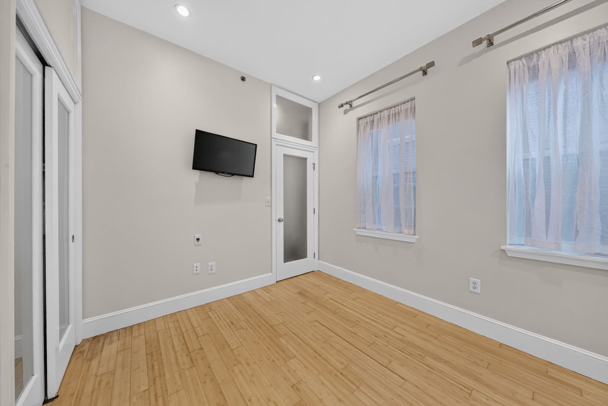 Condominium at 8 Garden Court # 2, Boston MA 02113, Boston, photo 8 of 16