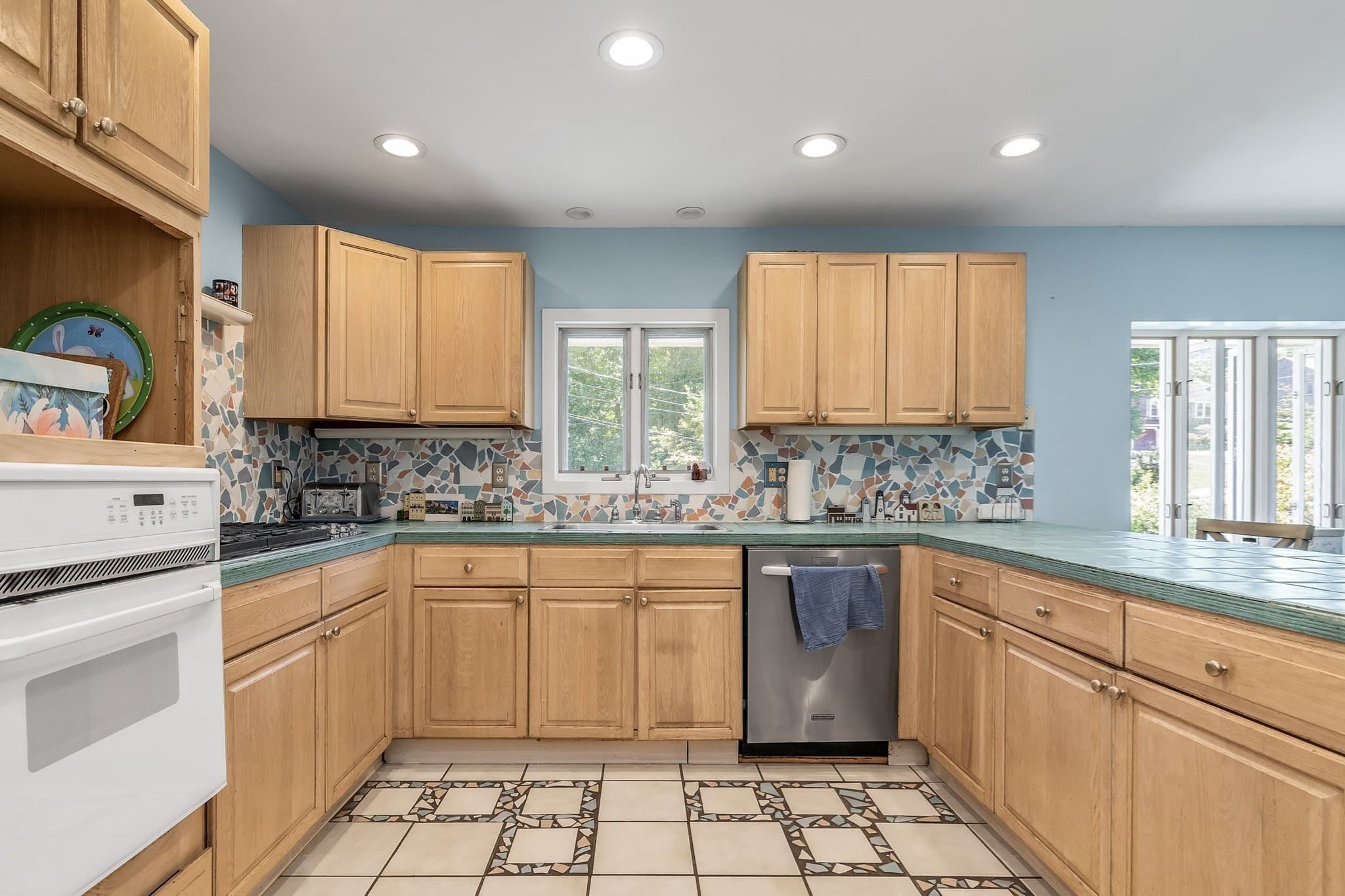 Single Family Residence at 26 Dwight Rd, Marshfield MA 02050, Marshfield, photo 12 of 32