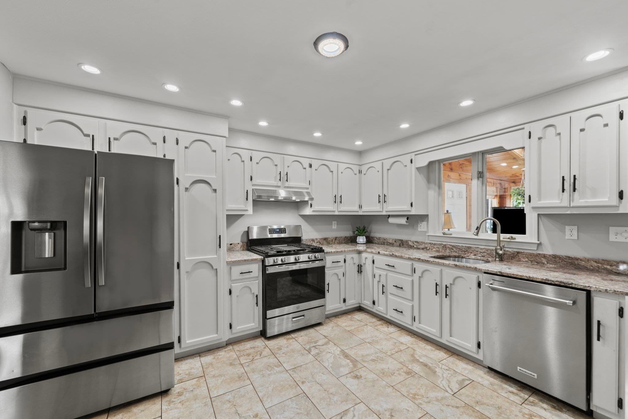 Single Family Residence at 56 Sycamore Rd, Methuen MA 01844, Methuen, photo 4 of 41