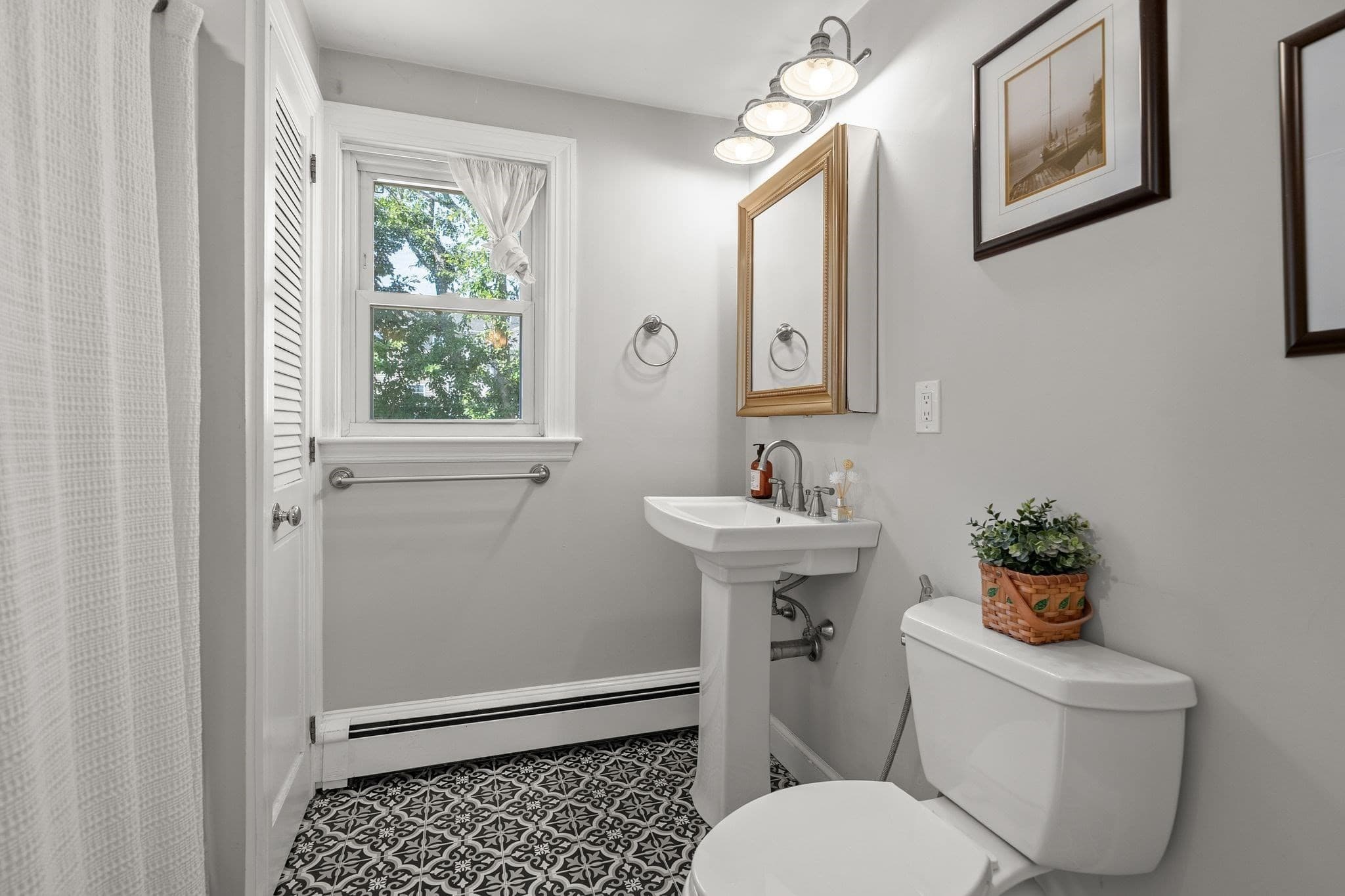Condominium at 84 West Street # 2, Quincy MA 02169, photo 7 of 32