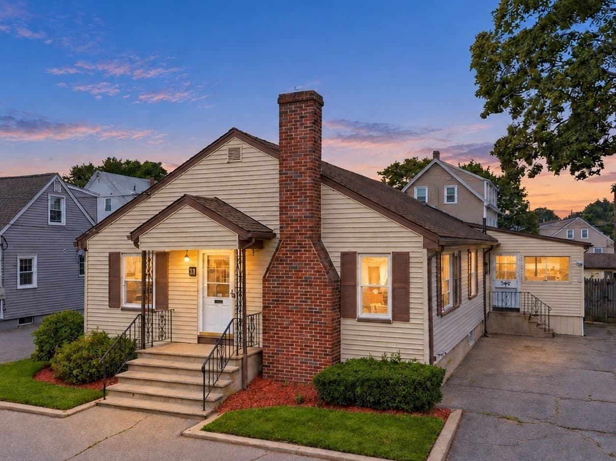 3 Carlton St, Peabody MA 01960