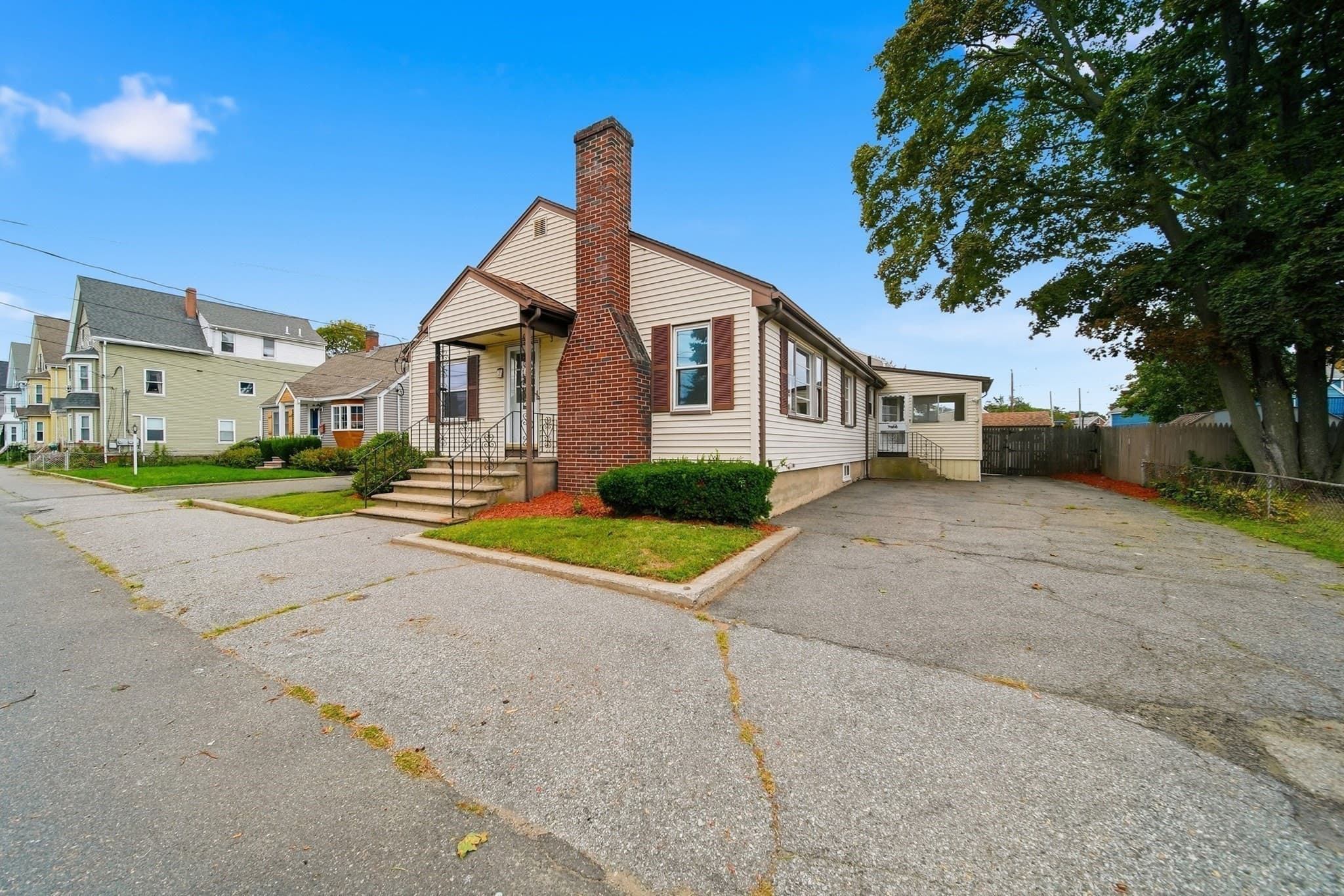 Single Family Residence at 3 Carlton St, Peabody MA 01960, Peabody, photo 5 of 39