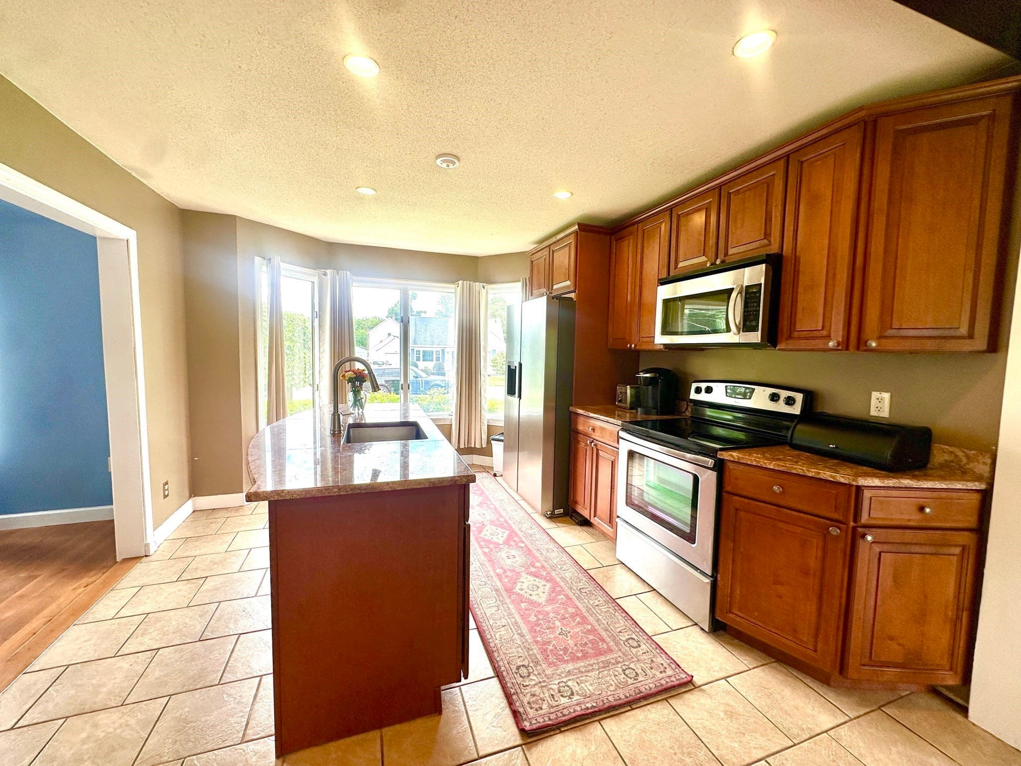 Single Family Residence at 122 Haviland St, Ludlow MA 01056, Ludlow, photo 4 of 42