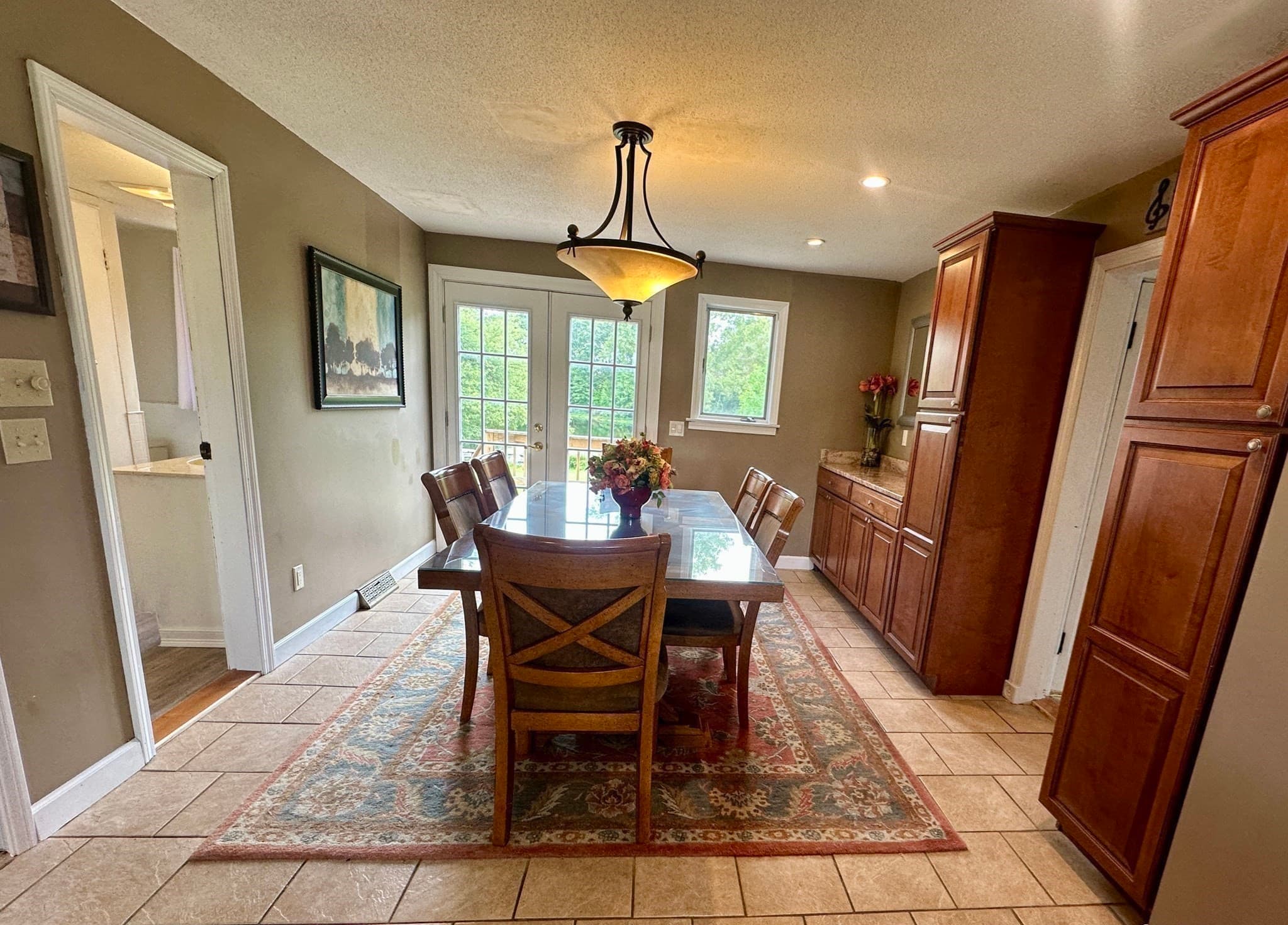 Single Family Residence at 122 Haviland St, Ludlow MA 01056, Ludlow, photo 8 of 42