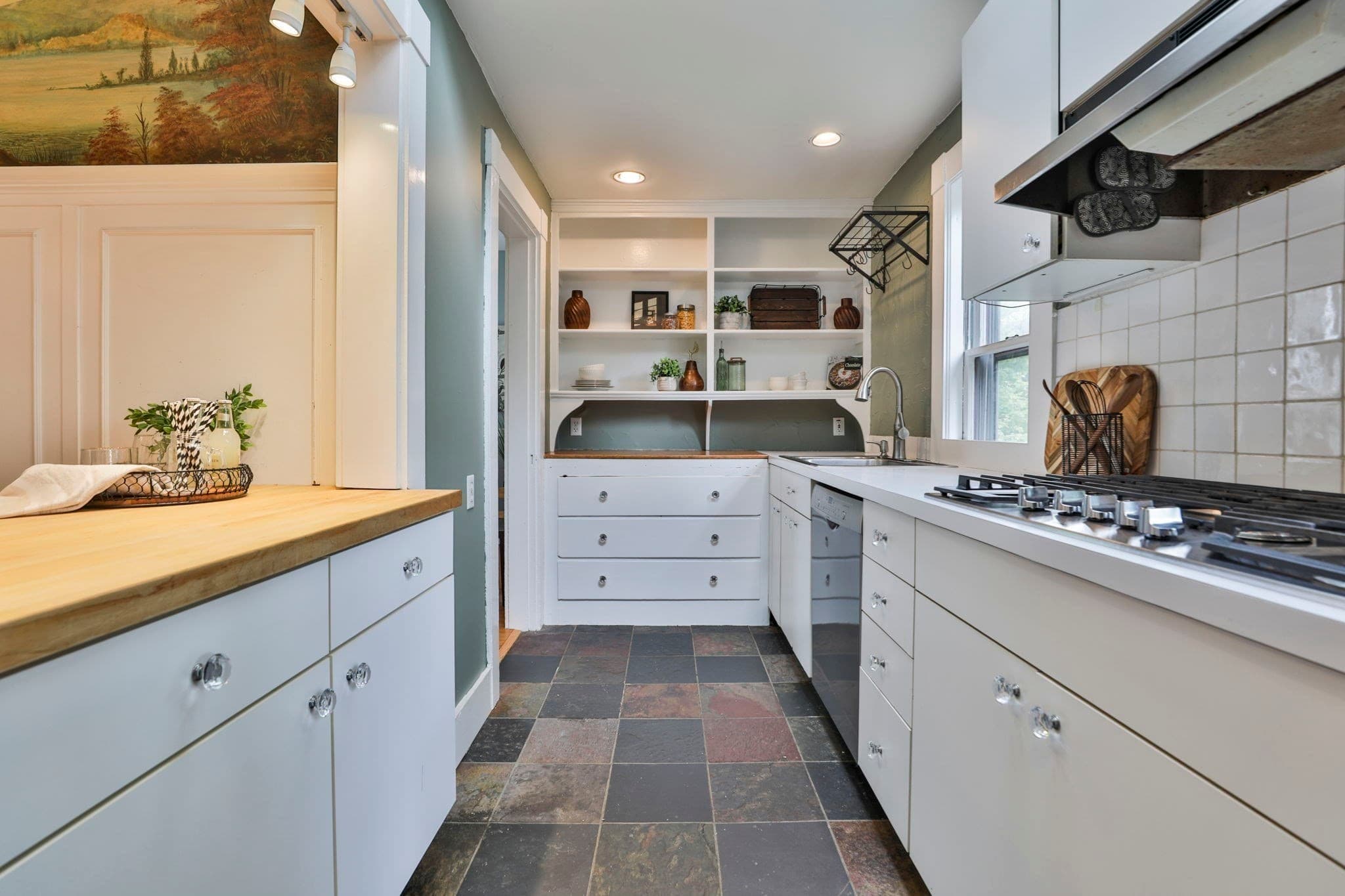 Single Family Residence at 4 Hillside Ave, Wakefield MA 01880, photo 16 of 42