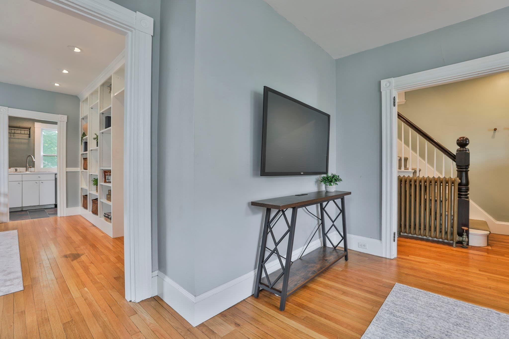 Single Family Residence at 4 Hillside Ave, Wakefield MA 01880, photo 7 of 42