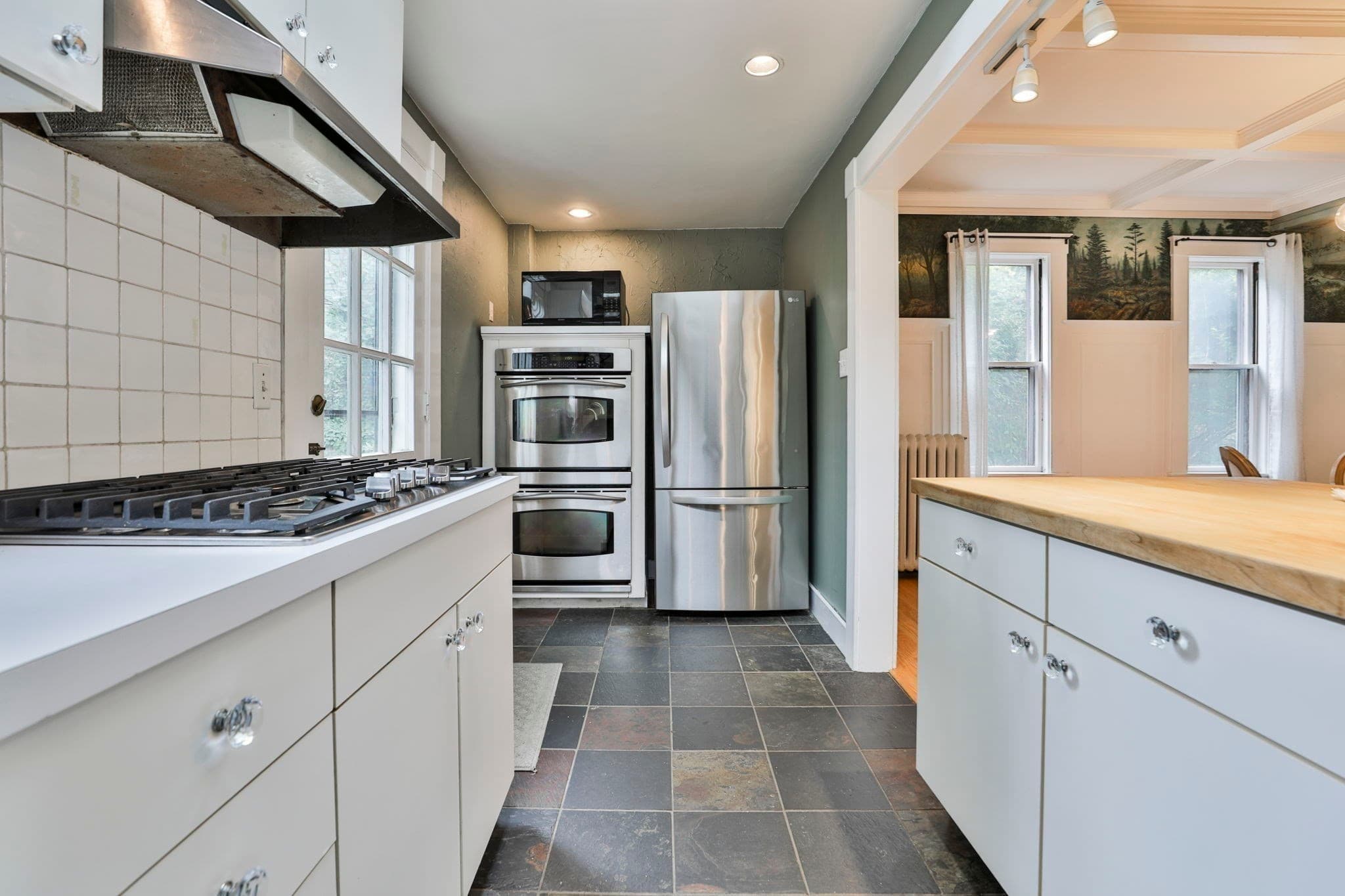 Single Family Residence at 4 Hillside Ave, Wakefield MA 01880, photo 19 of 42