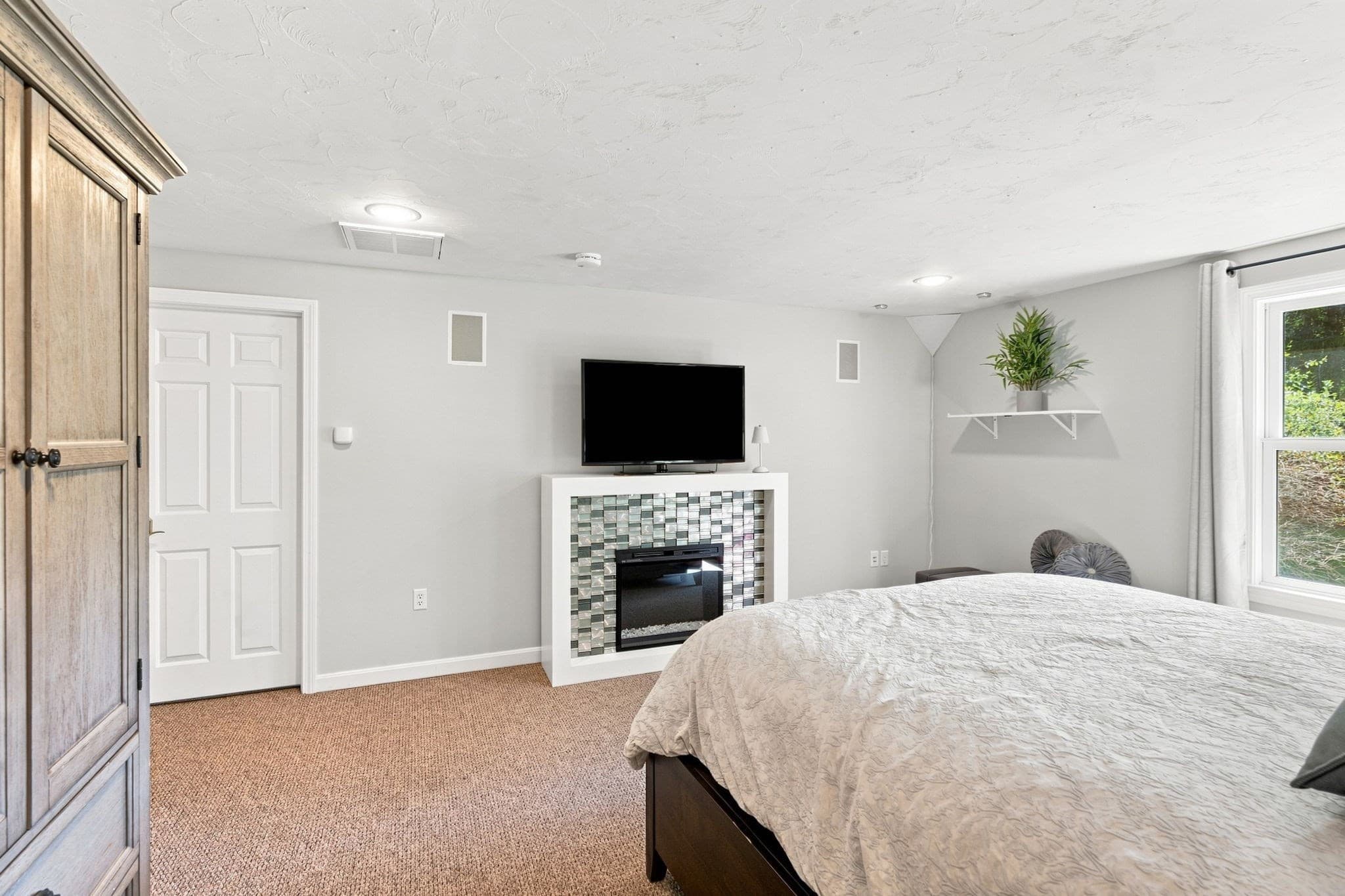 Single Family Residence at 25 West St, Foxboro MA 02035, Foxboro, photo 36 of 42