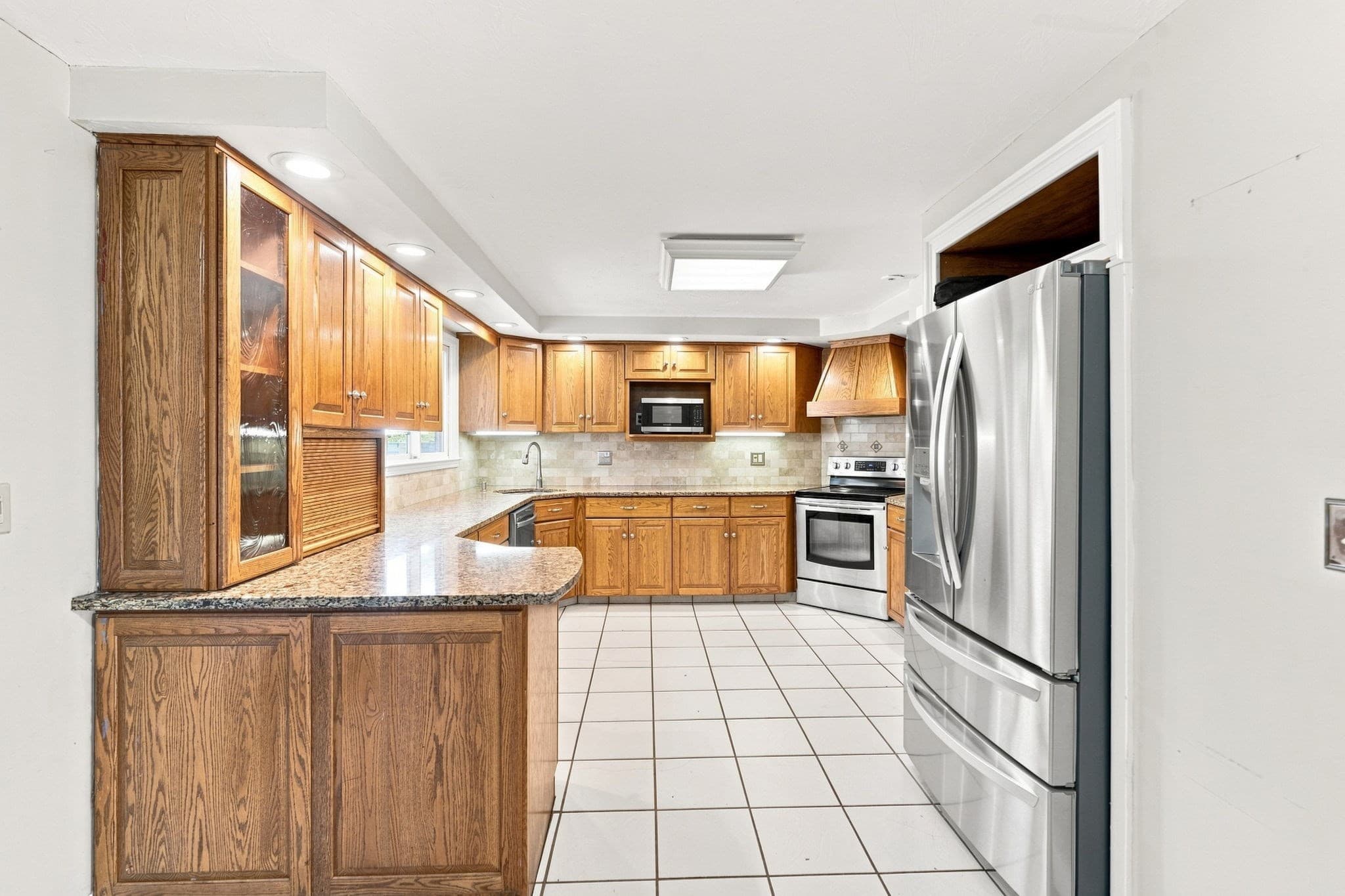 Single Family Residence at 25 West St, Foxboro MA 02035, Foxboro, photo 9 of 42