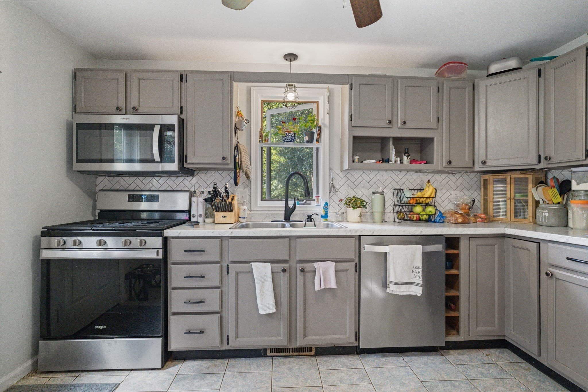 Single Family Residence at 48 Orchard St, Belchertown MA 01007, Belchertown, photo 6 of 42