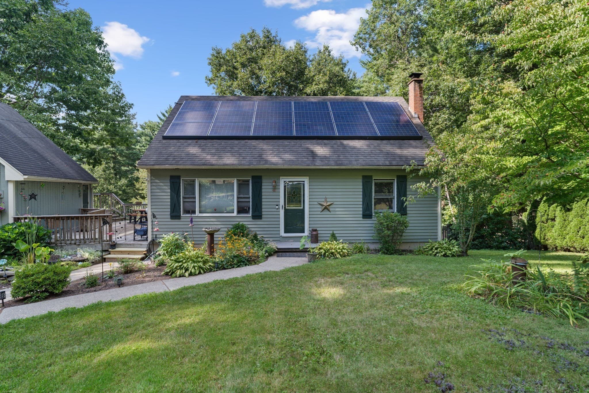 48 Orchard St, Belchertown MA 01007