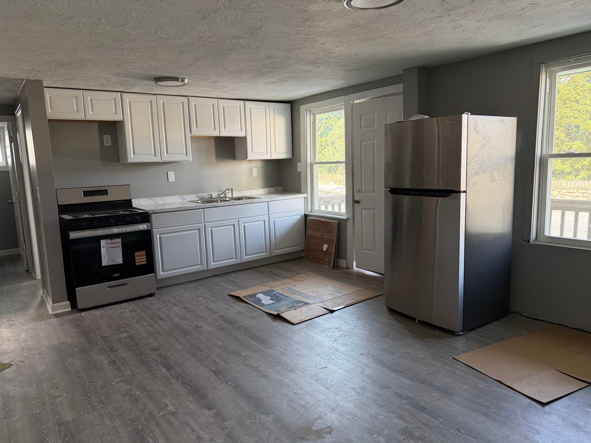 3 Family at 47 West, Southbridge MA 01550, Southbridge, photo 2 of 27