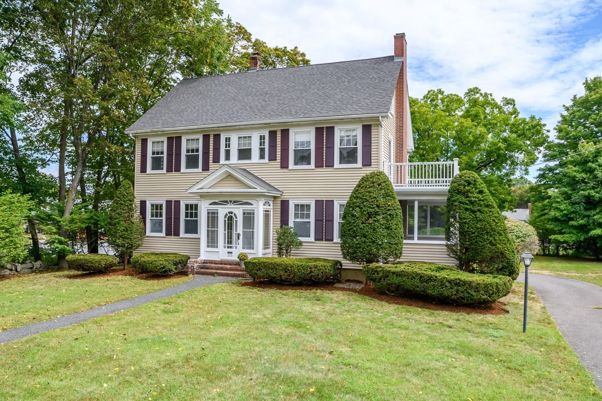 203 Bacon St, Natick MA 01760