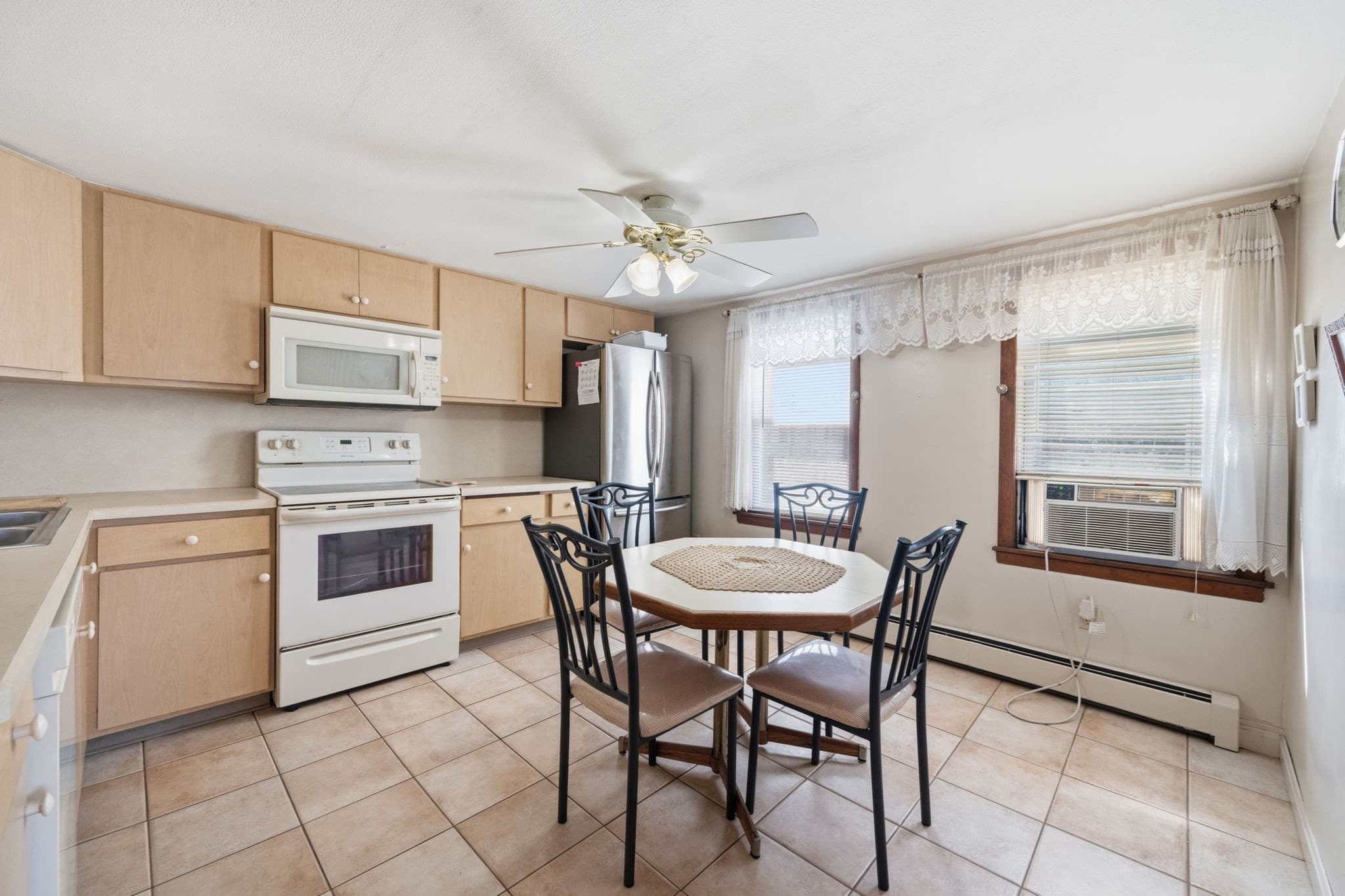 3 Family at 37 Howard St, Chicopee MA 01013, Chicopee, photo 17 of 39