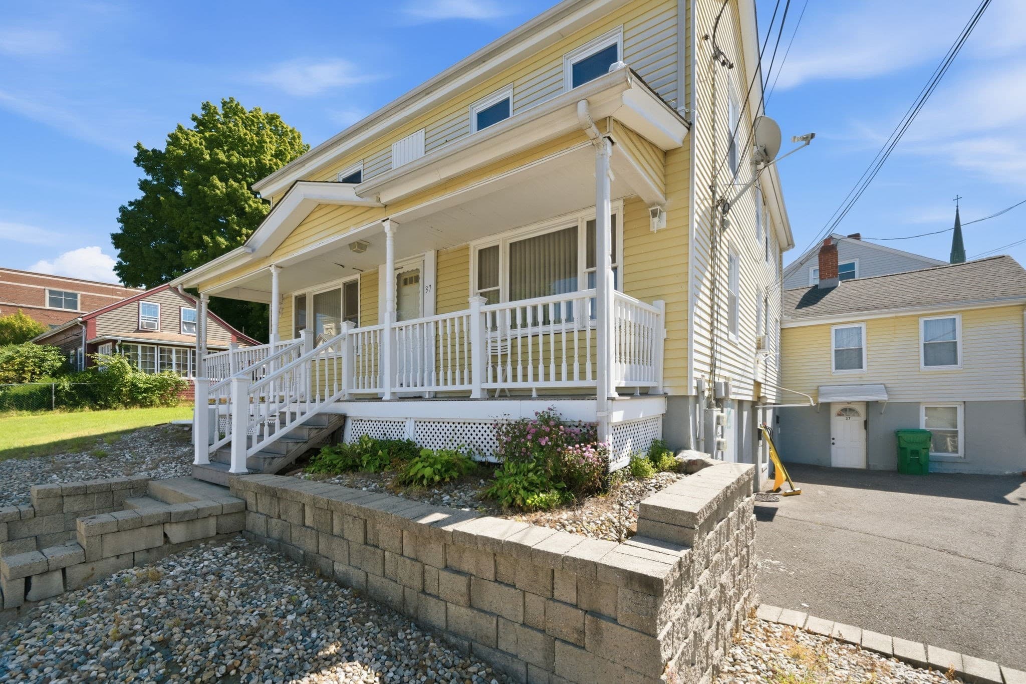 3 Family at 37 Howard St, Chicopee MA 01013, Chicopee, photo 3 of 39