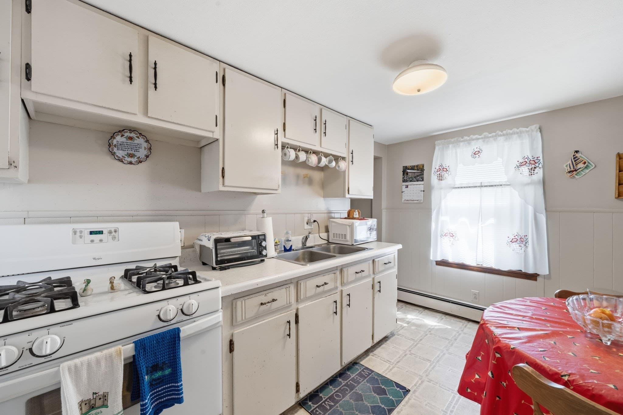 3 Family at 37 Howard St, Chicopee MA 01013, Chicopee, photo 20 of 39