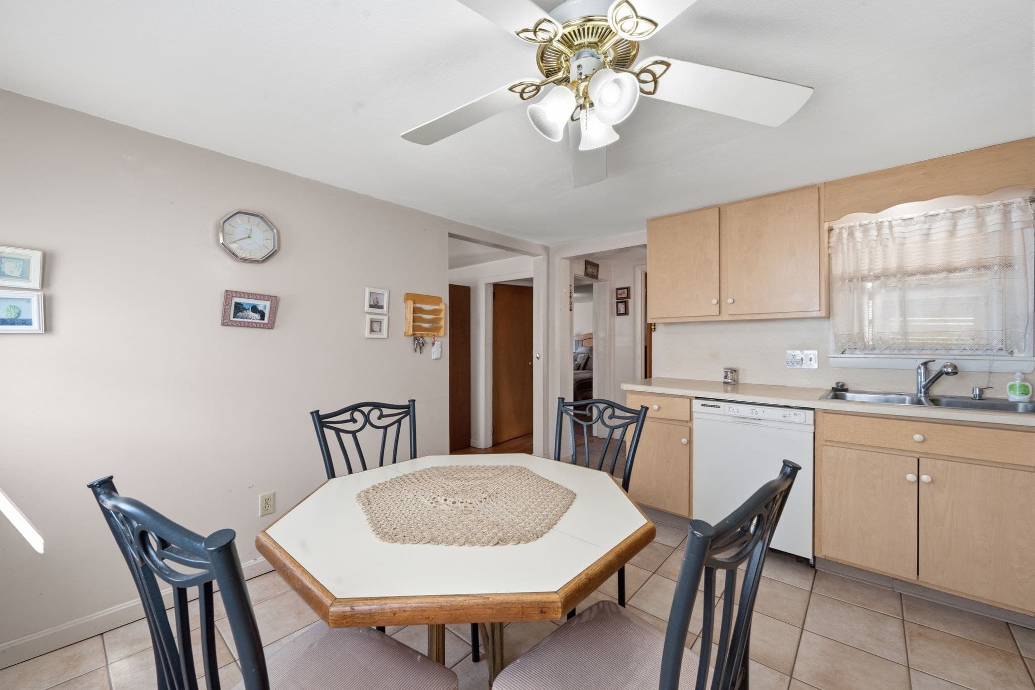 3 Family at 37 Howard St, Chicopee MA 01013, Chicopee, photo 14 of 39