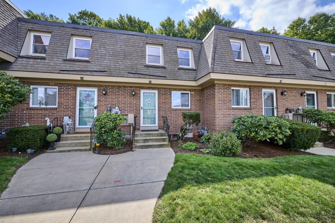 12 Walcott Valley Drive # 12, Hopkinton MA 01748