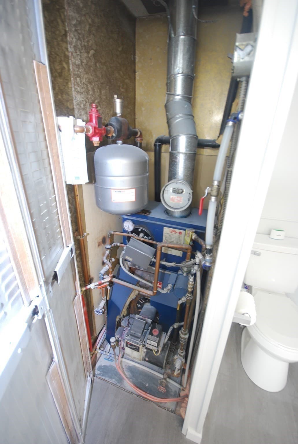 Mobile Home at 18 Riverview Circle, Brimfield MA 01010, photo 30 of 34