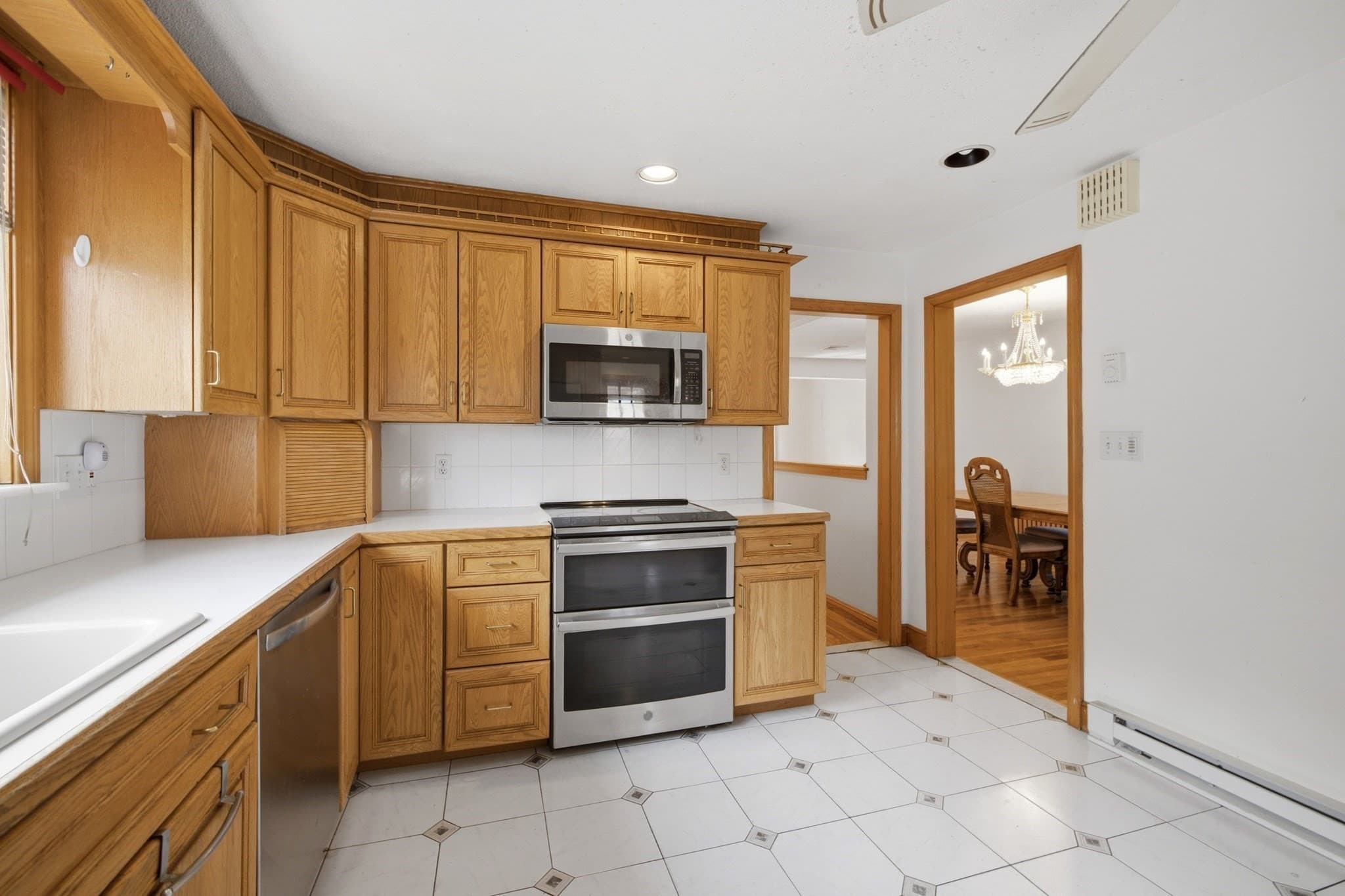 2 Family - 2 Units Up/Down at 35-37 Amherst St, Arlington MA 02474, Arlington, photo 4 of 42