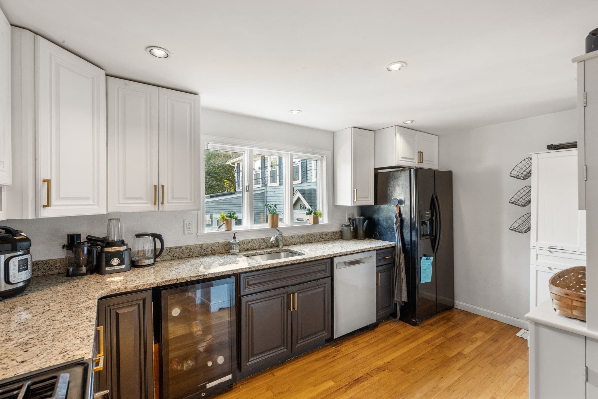 Condominium at 88 Hancock St # 88, Stoneham MA 02180, Stoneham, photo 8 of 35