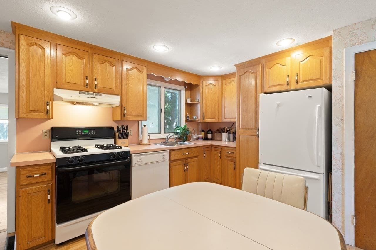 Single Family Residence at 11 Imrie St, Randolph MA 02368, photo 18 of 33