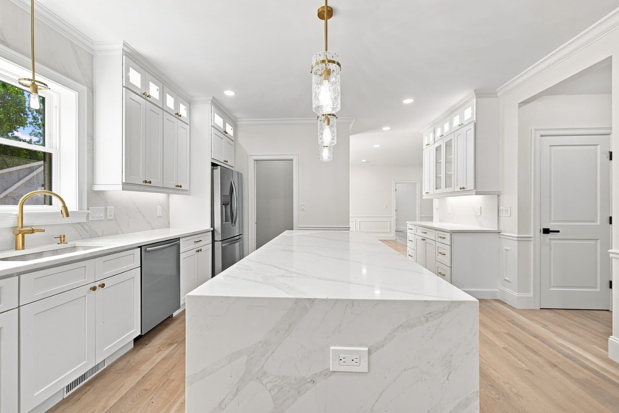 Single Family Residence at 2 Berthold St, Saugus MA 01906, Saugus, photo 9 of 42