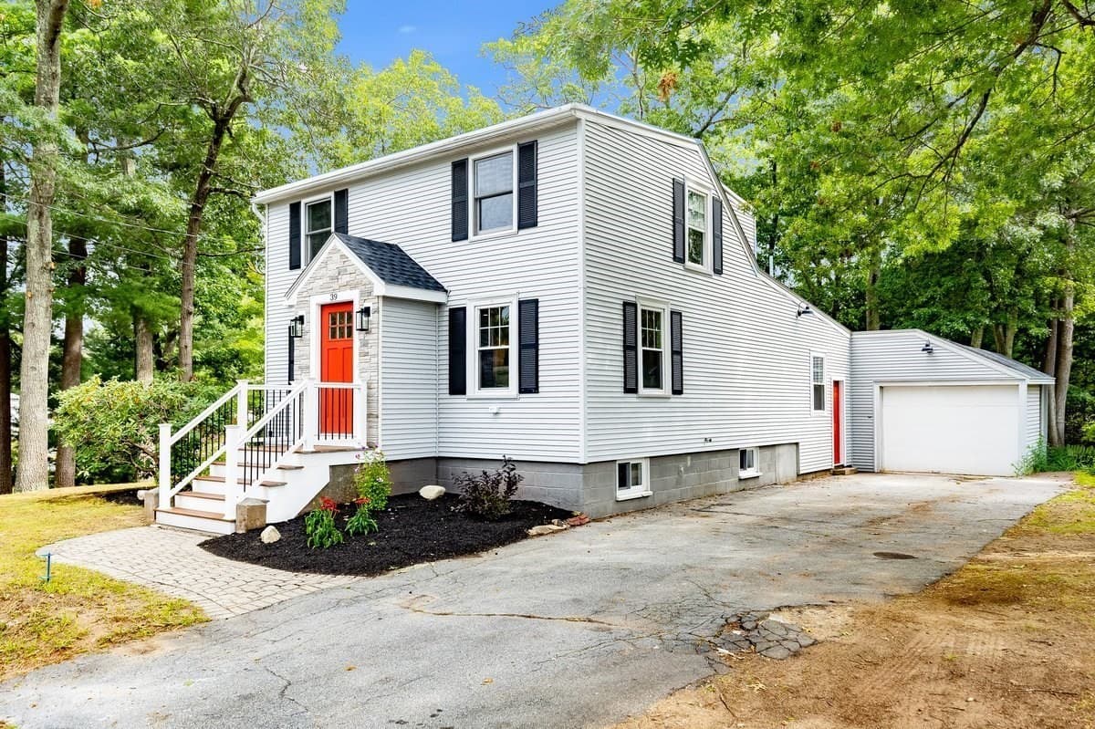 Single Family Residence at 39 Birch St, Tewksbury MA 01876, Tewksbury, photo 3 of 41