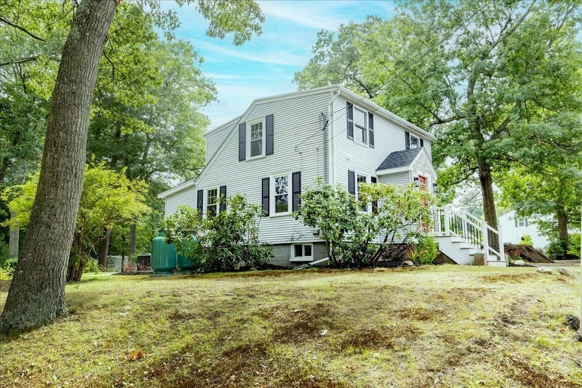 Single Family Residence at 39 Birch St, Tewksbury MA 01876, Tewksbury, photo 4 of 41