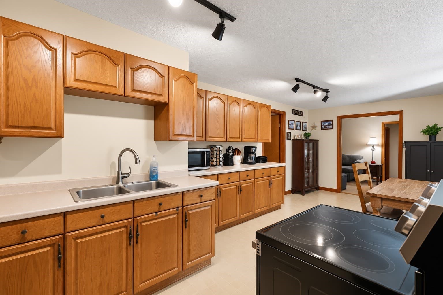Single Family Residence at 138 Fremont St, Taunton MA 02780, photo 14 of 24