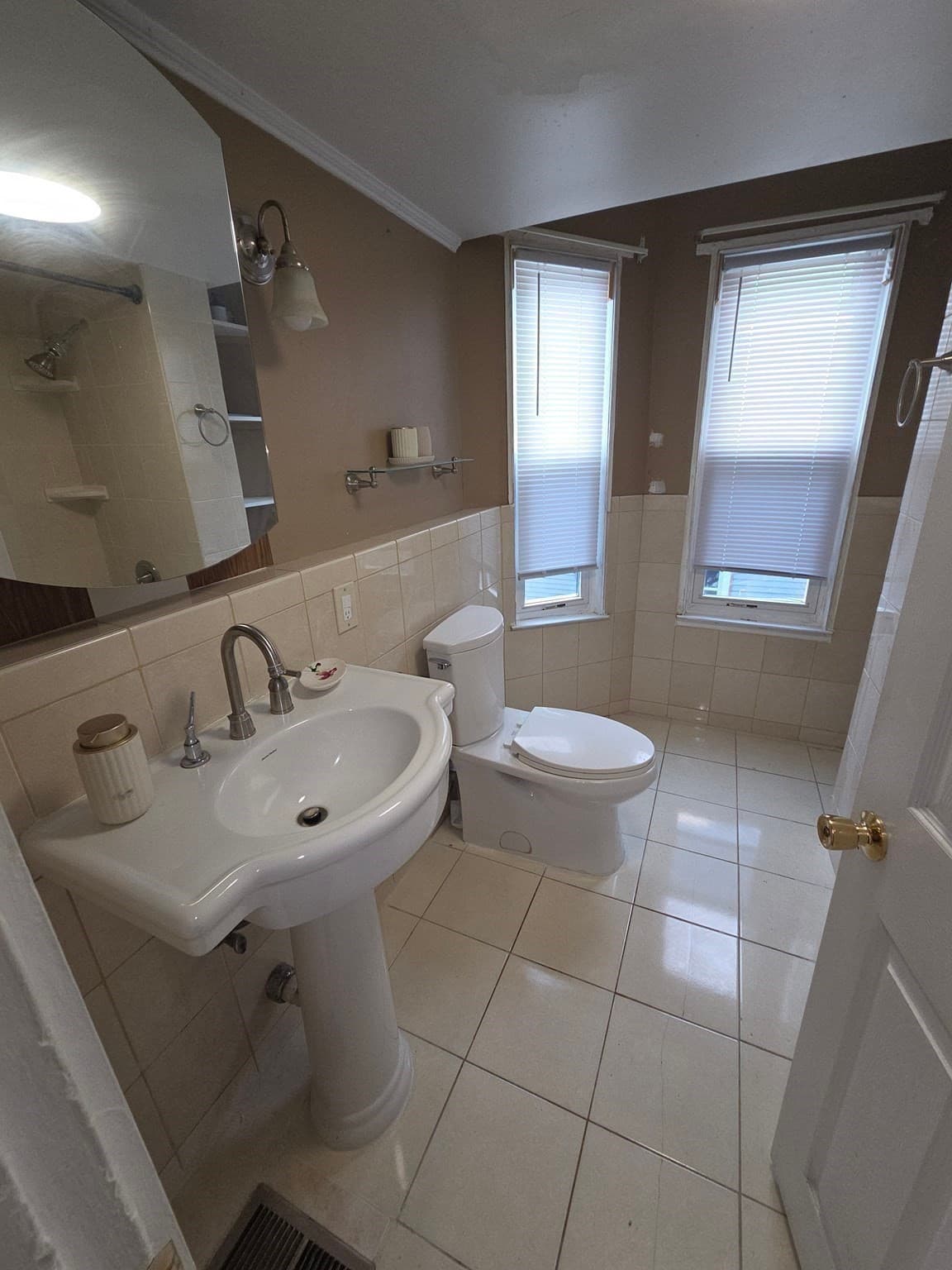 Multi Family at 120 Woodrow Ave, Boston MA 02124, photo 17 of 34