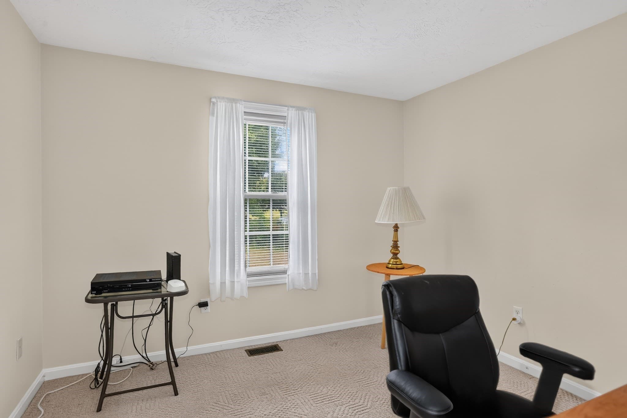 Single Family Residence at 3 Greenside Ln, Worcester MA 01609, Worcester, photo 13 of 25
