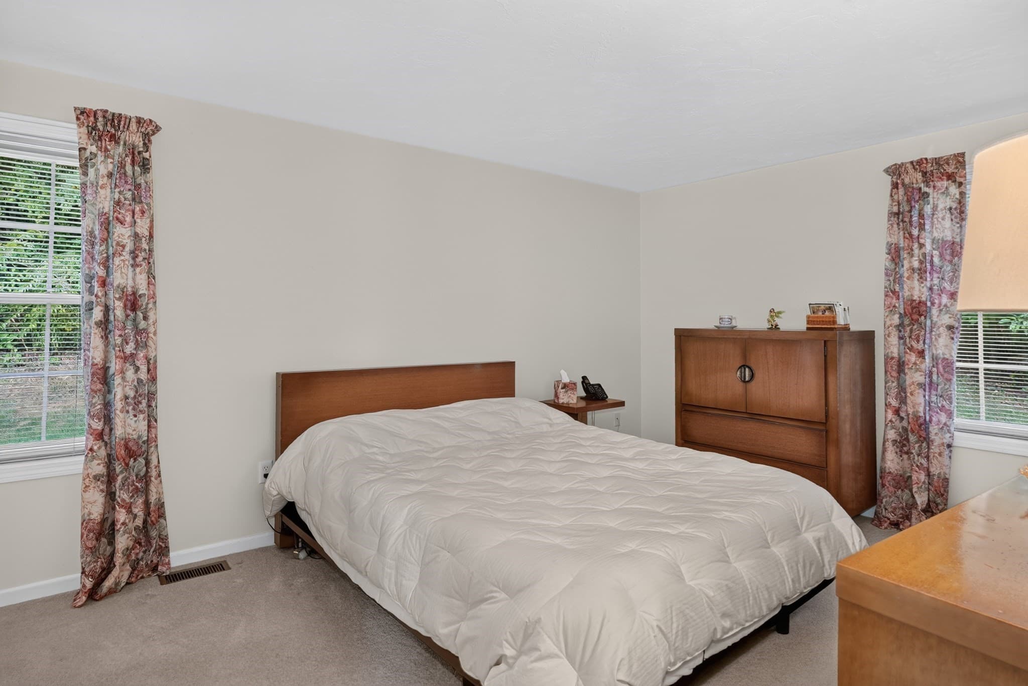 Single Family Residence at 3 Greenside Ln, Worcester MA 01609, Worcester, photo 10 of 25