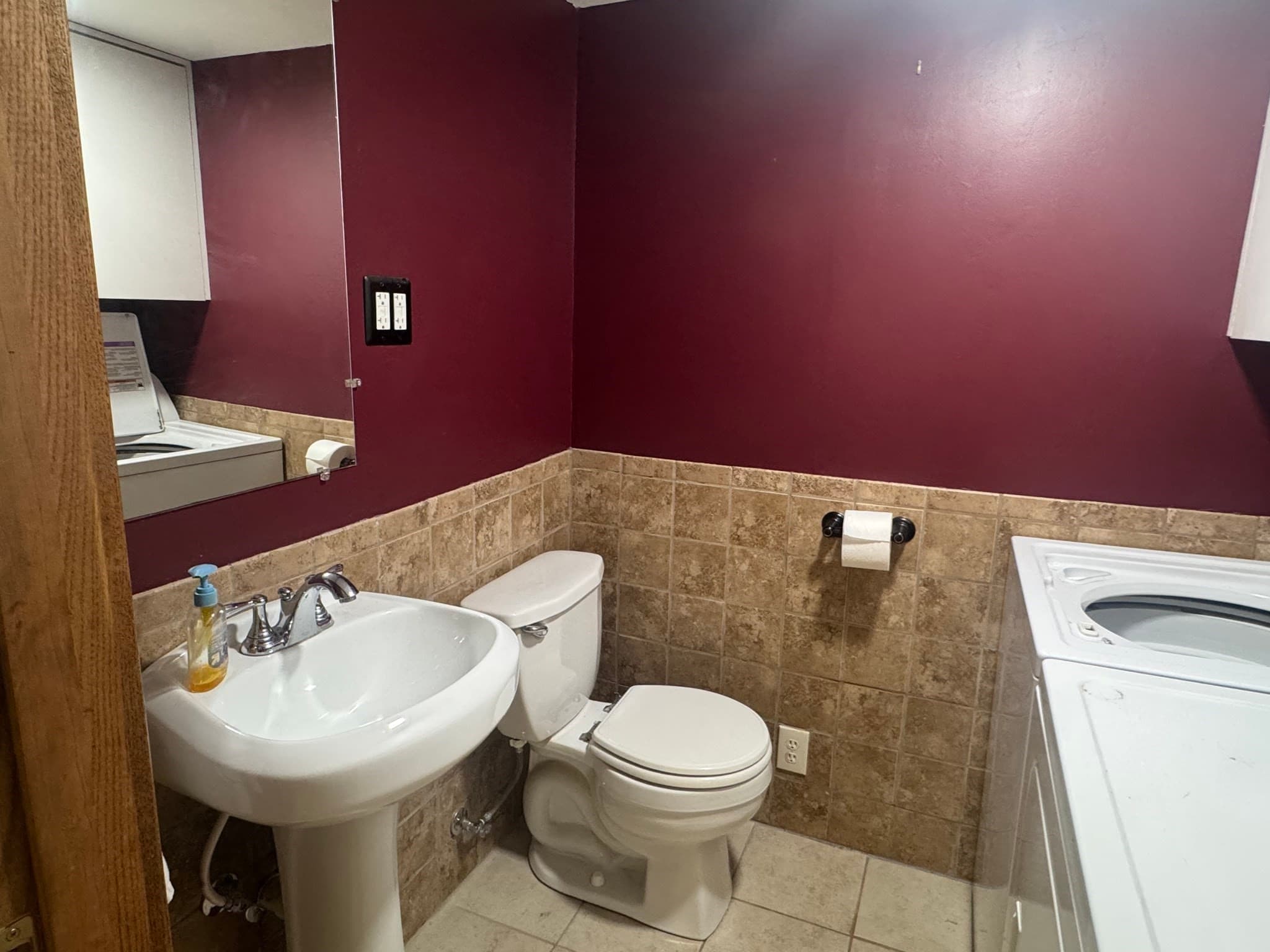 Single Family Residence at 28 Bedford Road, Woburn MA 01801, Woburn, photo 12 of 37